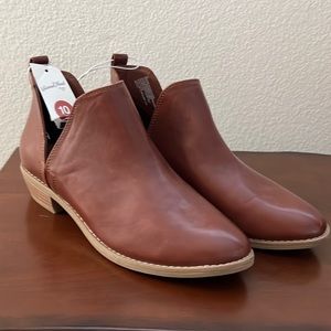 Universal Thread Booties